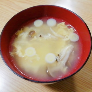 卵としめじとねぎの中華スープ